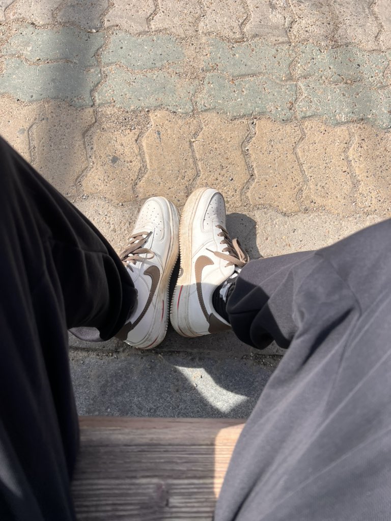 I urgently need a sneaker cleaner 😩😩