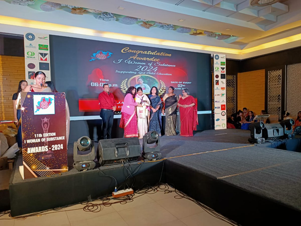 Sri Sri University tweet media