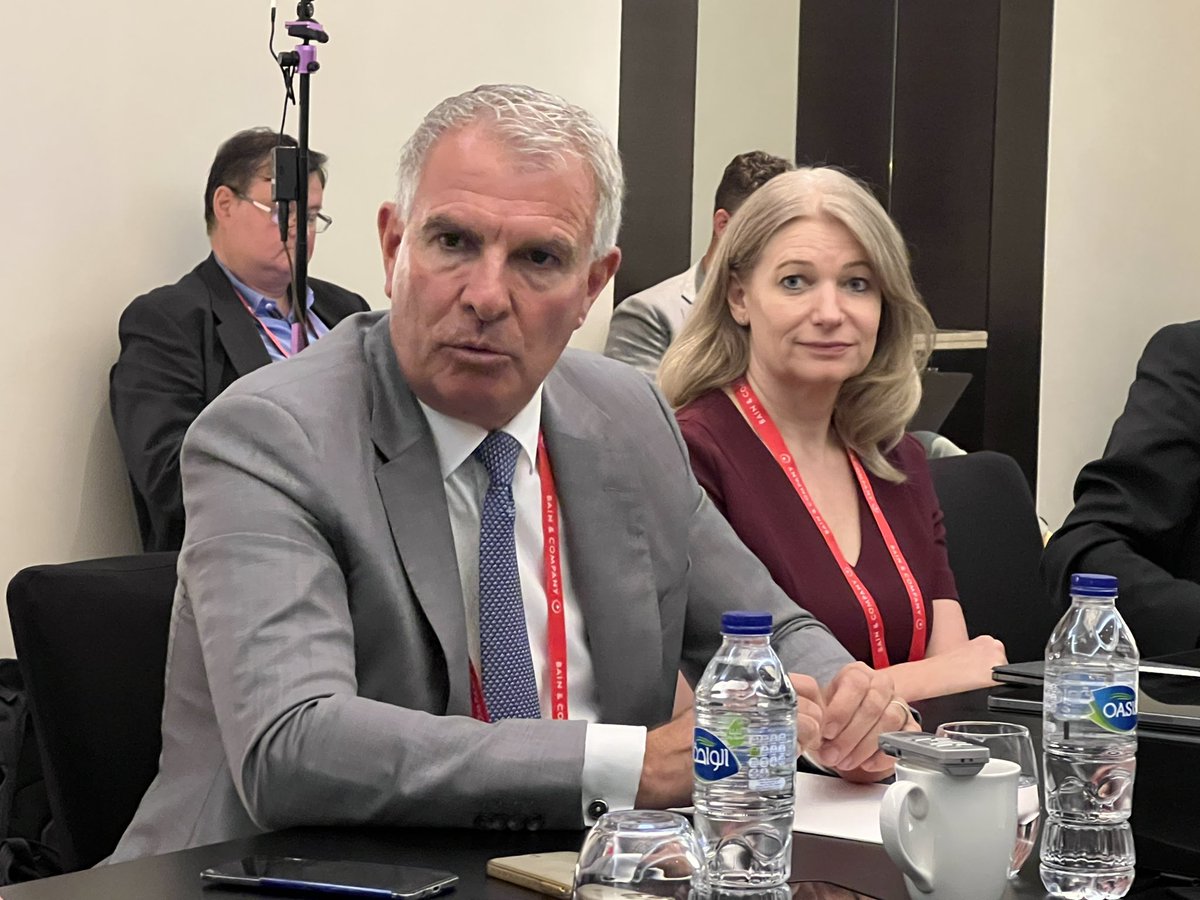 SpaethFlies's tweet image. “We will introduce the next new product after #lufthansaallegris in 2031/32, try to stick to the 7-9 year renewal cycle” says @lufthansa CEO Carsten Spohr. Allegris now starts 12 years after current premium cabin #PaxEx #IATAAGM #avgeek