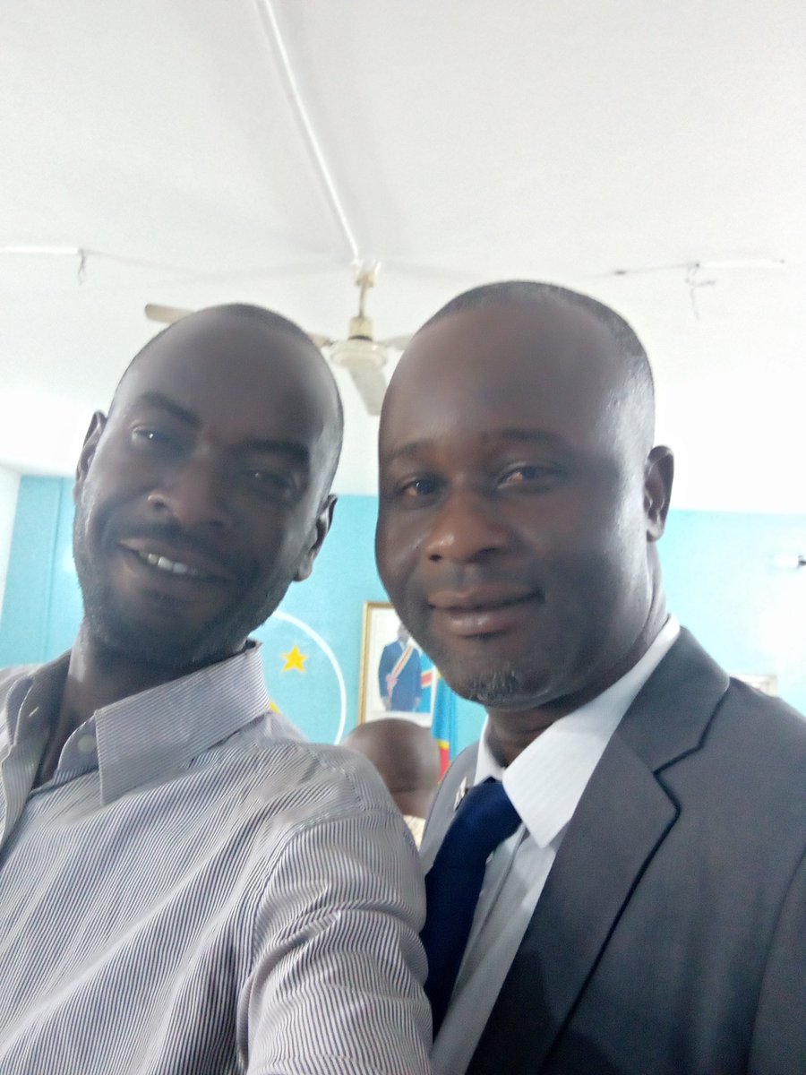 MatumueneM1829's tweet photo. Instant élection du bureau définitif du conseil communal de la Commune de Kalamu, Force à vous l'élu de Kalamu Félicien Mboyo ✌️ https://t.co/dTy3FBSzER
