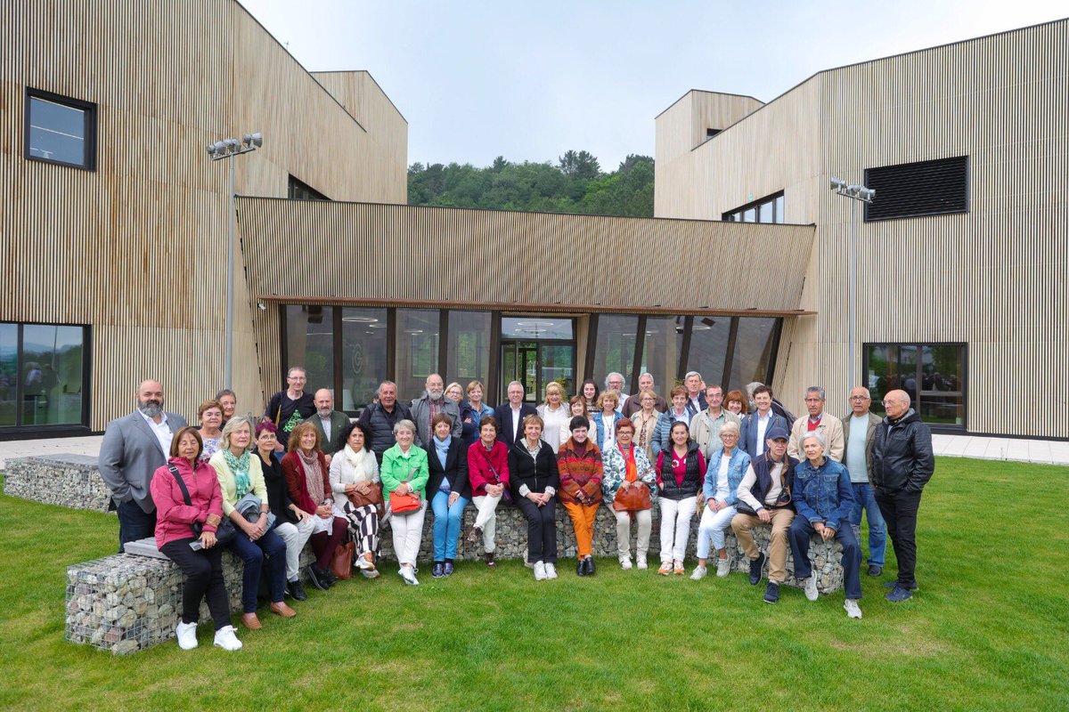 NaturKlima's tweet photo. 🌿 Hemos recibido al colectivo #Plus55 en @NaturKlima, primer edificio público passiv house de Euskadi. Un honor que la última sesión de su taller medioambiental se celebre aquí. Gracias por escuchar y actuar por nuestra naturaleza. Mila esker! #MedioAmbiente #Naturklima 🌍🌱 https://t.co/dFtjH4Kgqi