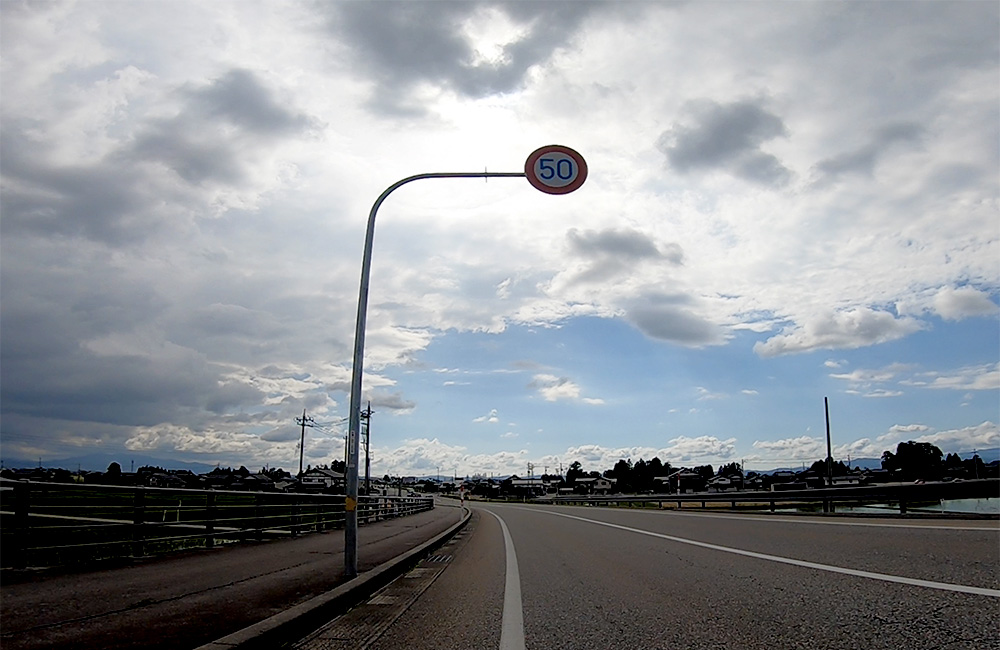 akiraaaaaart's tweet photo. 雨が降る前に☁️
自転車で買物🚴♂️
#tern #GRIT #限定カラー #GoProHero7 https://t.co/f2JauKqBak
