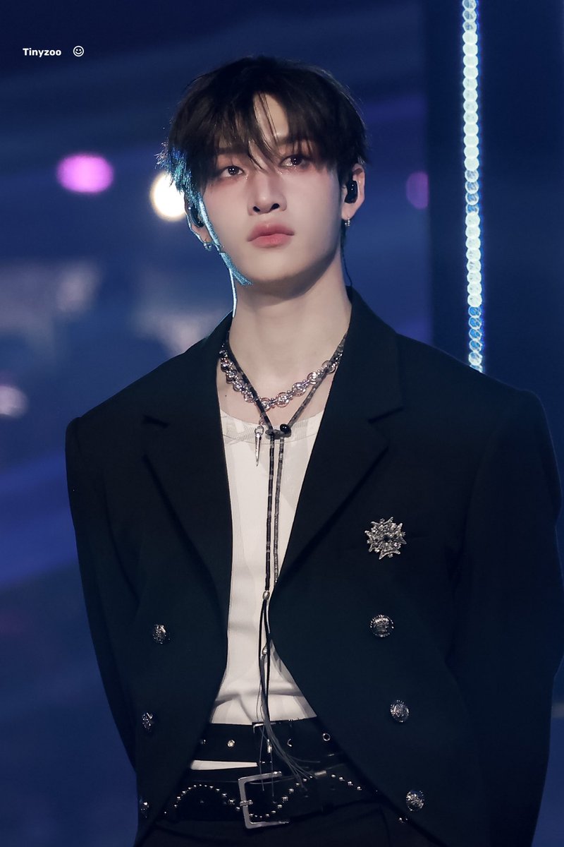 BoltsFan71's tweet photo. Our dearest Bang Chan,
Day 82
I had some fears this week about u but those are gone now. The hold u have on me is unmatched. I know I’m not the only one 😉 and I wish u nothing but love and happiness
Love u bunches 💙 Steph
#Stray_Kids #StarsforChan 💫💙💫 https://t.co/Xvtunk7Fp0