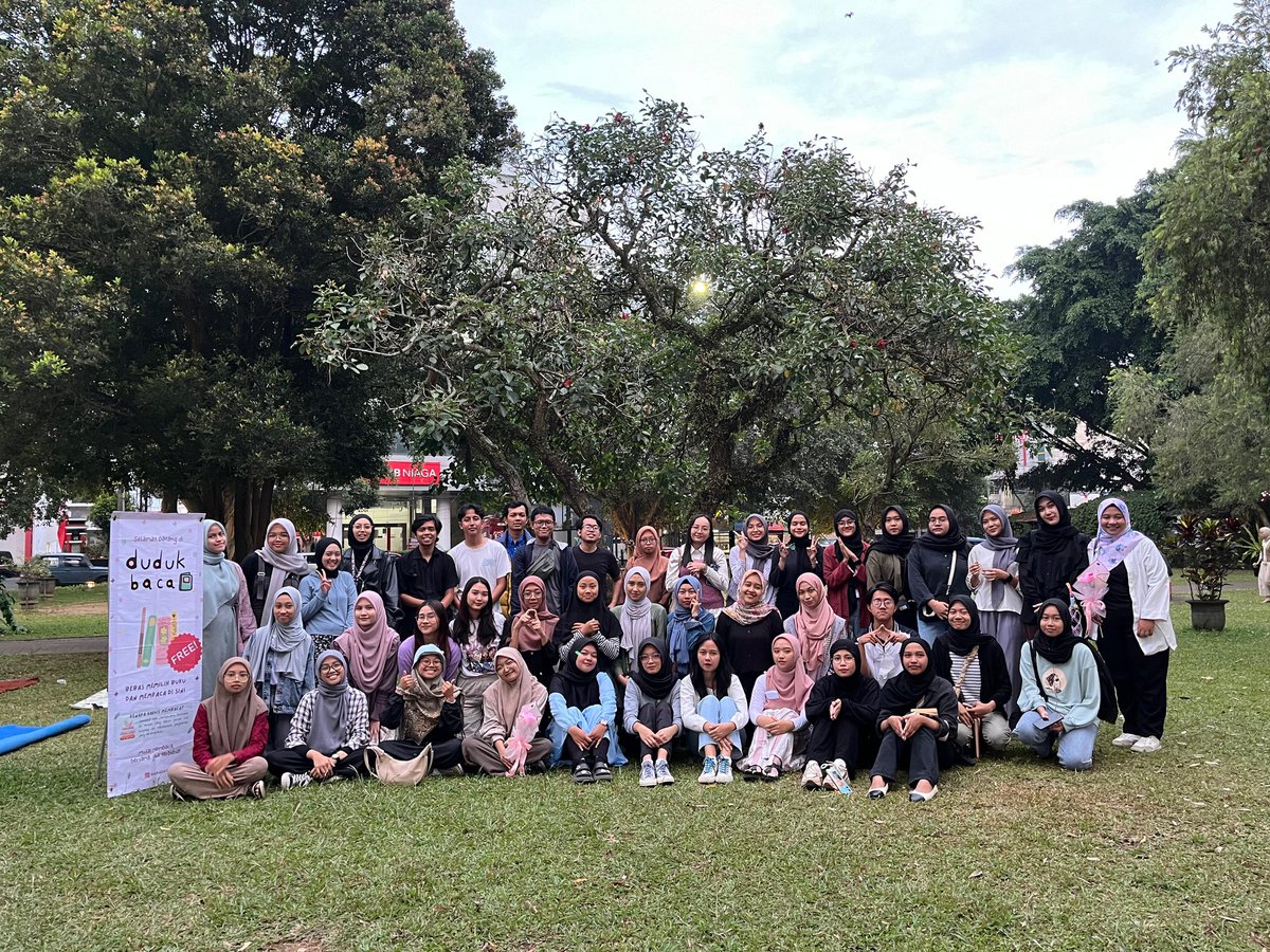 dudukbaca's tweet photo. Absen ke Dubi dong, siapa nih yang Minggu kemarin hadir?βπ»
Terima kasih ya #bacawan sudah mampir ke lapak dudukbaca!
Hari Minggu akan selalu menyenangkan kalau join lapak dudukbaca kanπ setuju?
Kami tunggu kehadirannya di lapak baca berikutnya ya!
#lapakbacagratis #dudukbaca https://t.co/cUfsZwE5JH