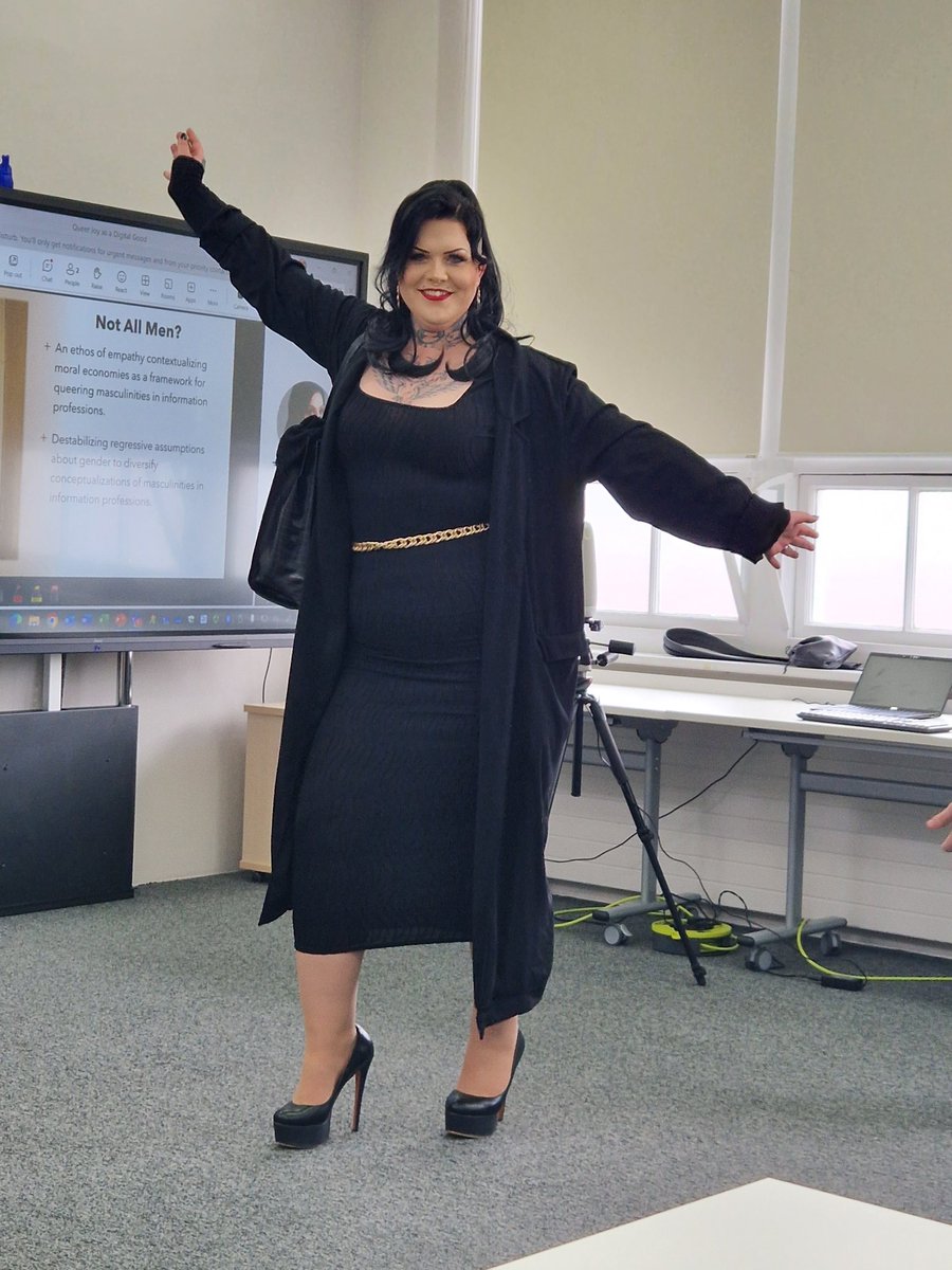 RankaPrimorac's tweet photo. Loved the *#QueerJoy as a Digital Good* symposium on Avenue Campus @HumanitiesUoS last Friday. It was thought-provoking, it was fun, and the lunch was excellent. More of that kind of thing, plse, @sotonDH? (That's our very own Jared Mustafa Holzapfel presenting, @SotonEnglish) 🙂 https://t.co/7pbay3SUJ5