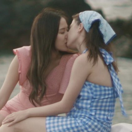 mywhitelilly_'s tweet photo. OMFGGGGGGG SCREAMING!!!!!! FINALLLYYYYYYY 😭😭😭😭
the breeze the beach, and you 😭🤍

The Loyal Pin is Coming
#ปิ่นภักดิ์Q51ใกล้เสร็จแล้ว https://t.co/wKgdFiVmPp