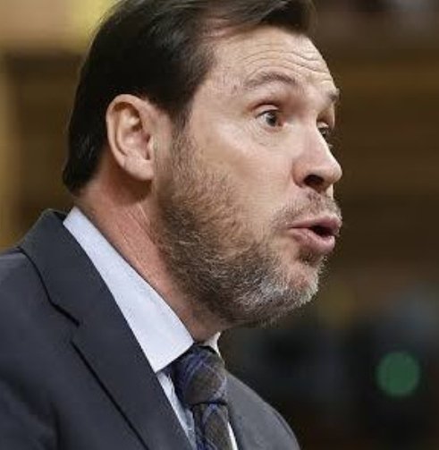 carol_dlrm's tweet photo. SE BUSCA‼️‼️‼️‼️
Ojo, no acercarse mucho, es extremadamente dañino, suele esconderse en el fango y es capaz de....lo que sea.
No conoce la civilización, por lo cual cualquier cosa se puede esperar del #especimen. Si lo ven, llamen a las fuerzas de seguridad y pónganse a salvo. https://t.co/tDVhbH5Anm