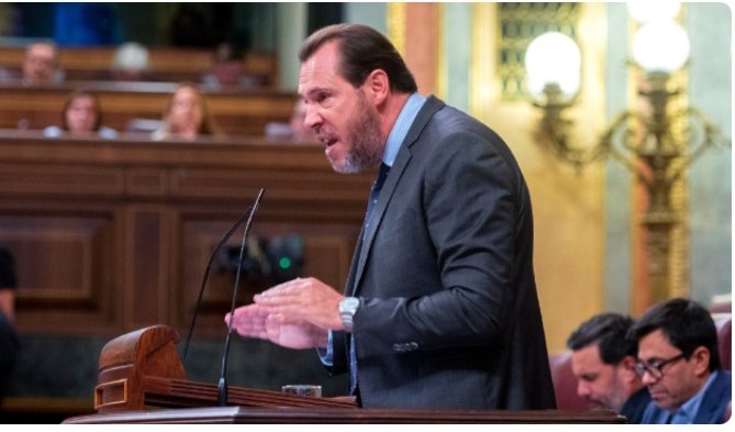 carol_dlrm's tweet photo. SE BUSCA‼️‼️‼️‼️
Ojo, no acercarse mucho, es extremadamente dañino, suele esconderse en el fango y es capaz de....lo que sea.
No conoce la civilización, por lo cual cualquier cosa se puede esperar del #especimen. Si lo ven, llamen a las fuerzas de seguridad y pónganse a salvo. https://t.co/tDVhbH5Anm