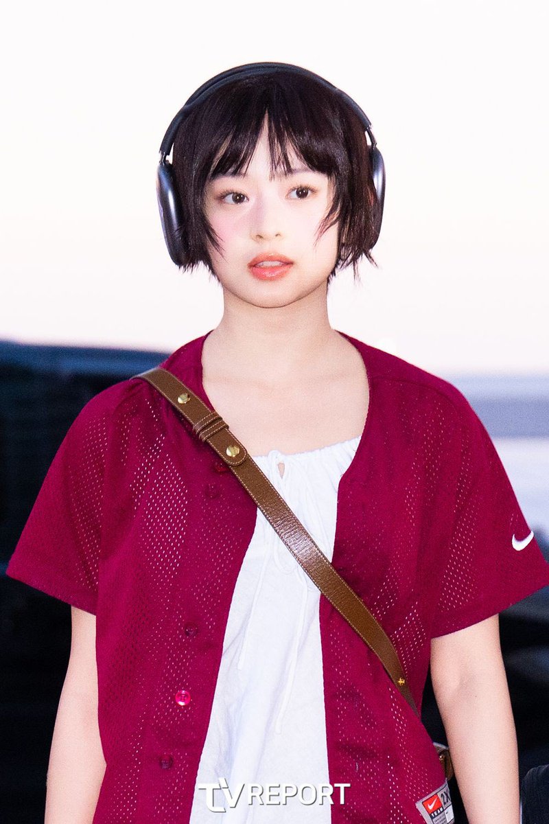 bluemoon_hn's tweet photo. 240603 인천국제공항 출국 기사사진 #하니 #Hanni https://t.co/6WbjFVETEN