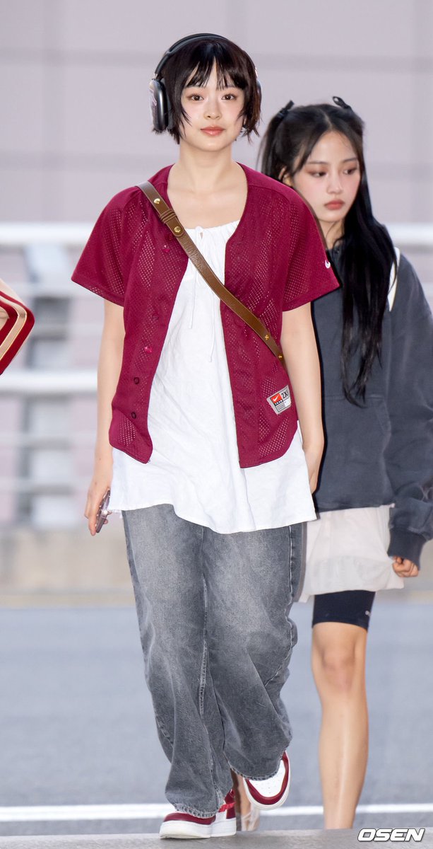 bluemoon_hn's tweet photo. 240603 인천국제공항 출국 기사사진 #하니 #Hanni https://t.co/6WbjFVETEN