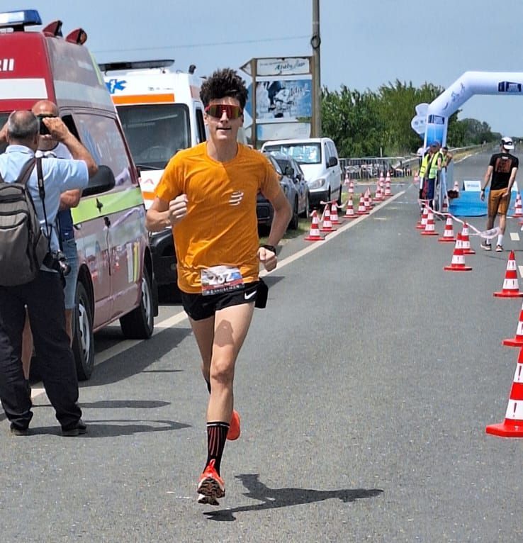 CSBucharest's tweet image. 🏊♂️🚴♀️🏃♂️ Congratulations to our incredible triathlon team for their outstanding performance at the Danube Man Half Distance Călărași! 🎉 #ProudtobeCSB #TriathlonChampions #TeamCSB #DanubeManHalfDistance 🏅🌟