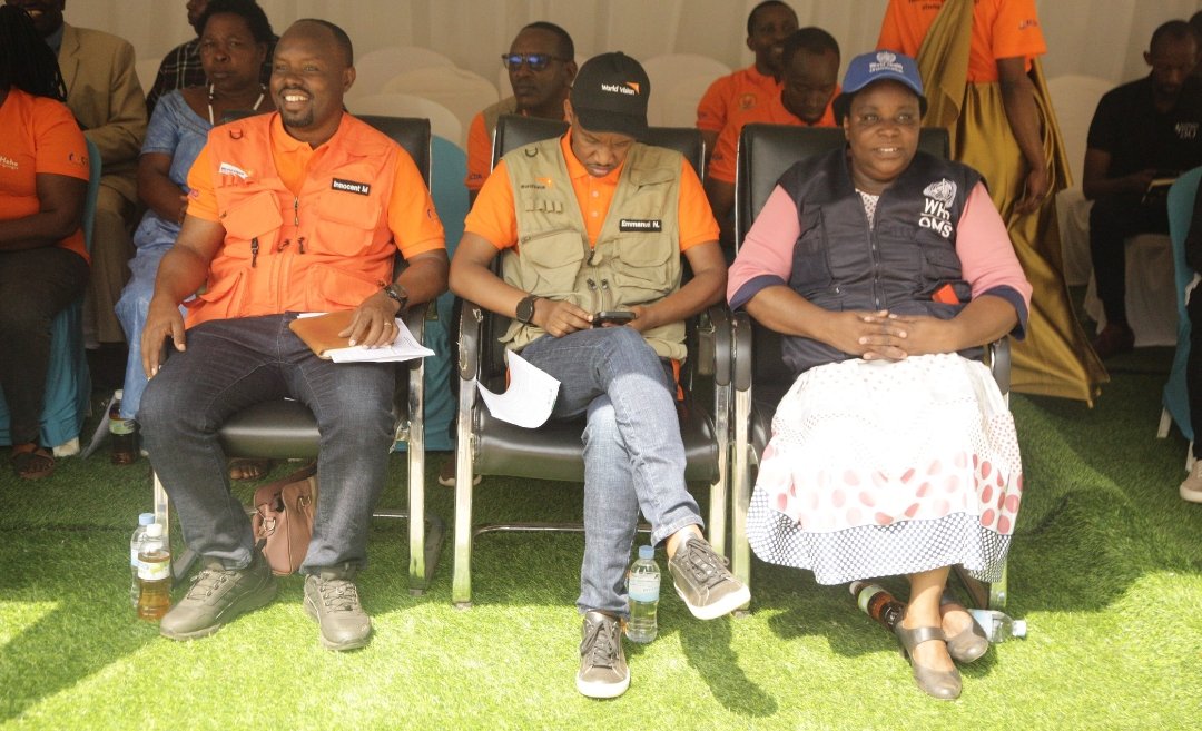 BureraDistrict's tweet photo. Kuri uyu wa mbere, mu Karere ka Burera hatangirijwe ku rwego rw'Igihugu icyumweru cyahariwe ubukangurambaga ku kwita ku buzima bw'umubyeyi n'umwana bufite insanganyamatsiko igira iti :" Twite ku buzima bw'umubyeyi utwite n'umwana, imirire n'isuku,dukingize abana inkingo zose." https://t.co/HyL8HQoGJU