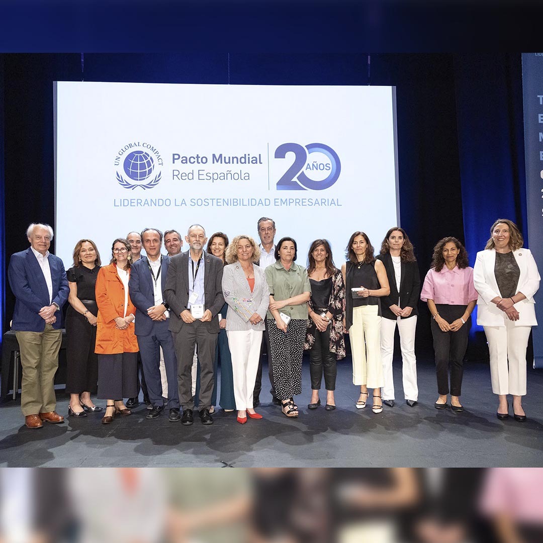 GAgroamb's tweet photo. O pasado mércores Madrid acolleu a asemblea xeral do @PactoMundial, organismo no que #Agroamb levaba oito anos como parte do comité executivo.

Remata un ciclo no que contribuímos significativamente ao goberno desta iniciativa da #ONU, líder mundial en sostibilidade empresarial. https://t.co/G1XB276Uvz