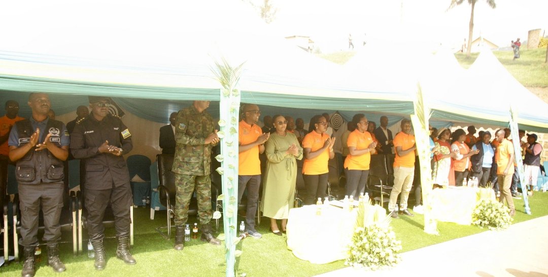 BureraDistrict's tweet photo. Umushyitsi Mukuru muri iki gikorwa cyo gutangiza ku mugaragaro ubu bukangurambaga ni Minisitiri wa @RwandaGender , @Dr_Uwamariya . https://t.co/op1tSqG8Fu