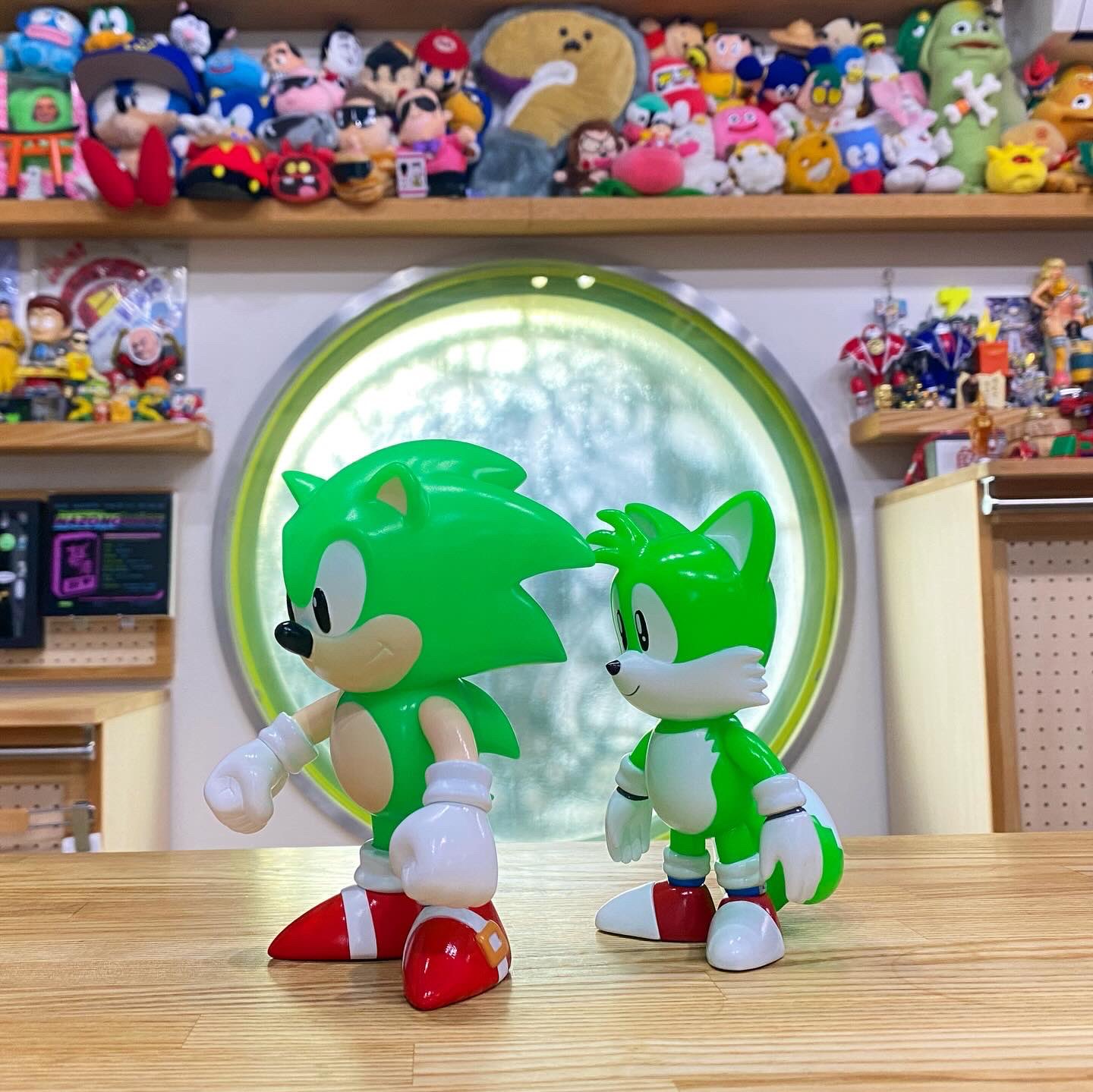 SOFVIPS 謎の店 別注 ソニック ミステリアスカラー ソフビフィギュア