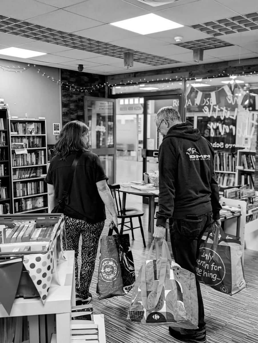 It was so lovely to meet <a href="/stcleopas/">St Cleopas CE Primary Academy</a> the other week as they took away bags full of #freebooks for their students and parents library in their school.

You know where we are if you need anymore!
<a href="/bbcmerseyside/">BBC Merseyside</a> <a href="/EducateMag/">Educate Magazine</a> <a href="/lpoolcouncil/">Liverpool City Council</a> @gateacreschool

#BLL #GateacreSchool