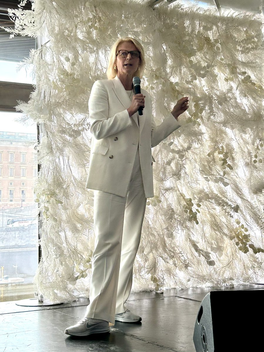 Ett häftigt  och viktigt event Di:s NMK 2024 som firar näringslivets mäktigaste kvinna 25 år. Förhoppningsvis ska detta event inte behöva finnas om 25 år.
Årets entreprenör Matilda Djerf, som också prisades av Finansminister Elisabeth Svantesson. <a href="/Dikonferens/">Di:s konferenser</a>