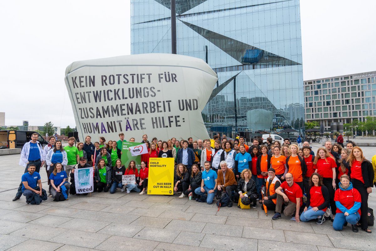 alancer64's tweet image. The world’s most vulnerable are facing hunger, climate emergencies, and poverty. @c_lindner, cutting funding for international cooperation exacerbates these crises. Invest in our global future now!