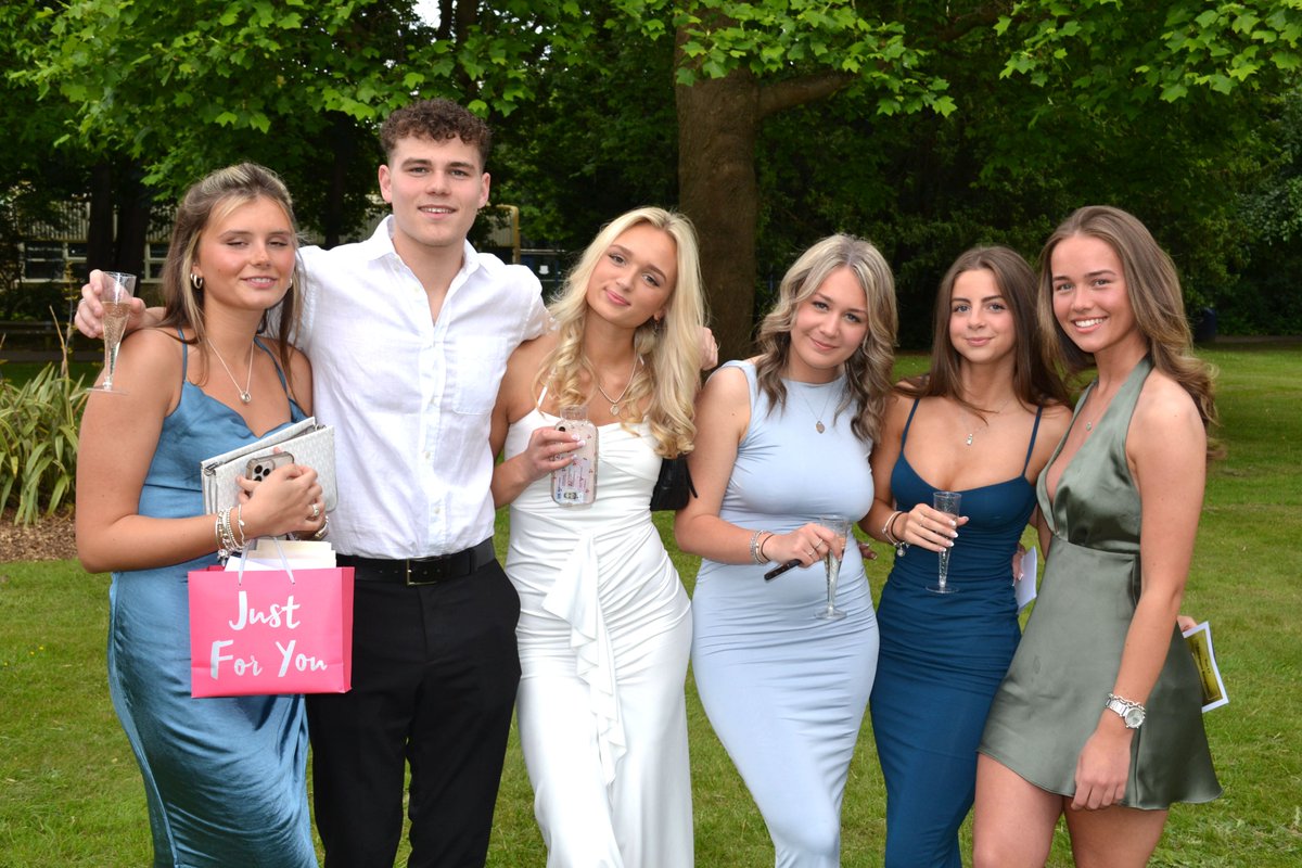 StPaulsSurrey's tweet photo. Year 13 Leavers celebrating in style their time at St Paul’s at a Champagne Reception held at the end of last term. #year13 #year13leavers #celebration #celebratinginstyle #alevels2023 #BTech #goodluckinyourexams #wishingyoueverysuccess https://t.co/Pn6nGEqNZd