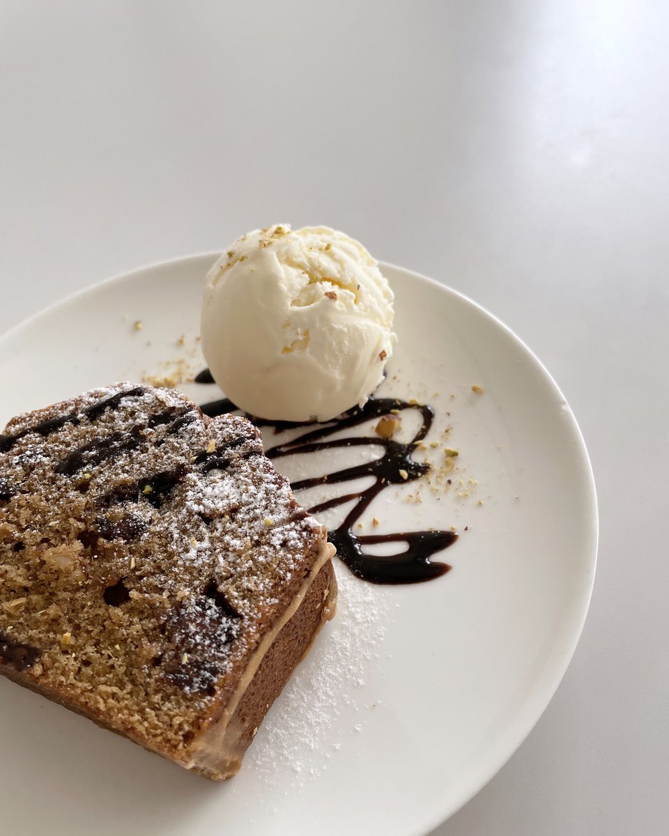 TeToTe_cafe's tweet photo. ◆次回の営業予定
6月5日(水)〜9日(日)
14時〜19時

スイーツは、
・アップルパイ
・桃のベイクドタルト
・ガトーショコラ
・チーズケーキ
・エスプレッソのパウンドケーキ

ご用意する予定です。

お待ちしております。 https://t.co/HfzMqNAtAV