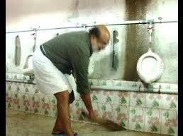 A Sanghi has tagged the picture with the caption ‘After June 4th’. For his information, I was FM of Kerala when this picture of me cleaning the toilet of a school where I had gone to inaugurate a function was taken. Whether MP or not I shall continue to be a sanitation activist.