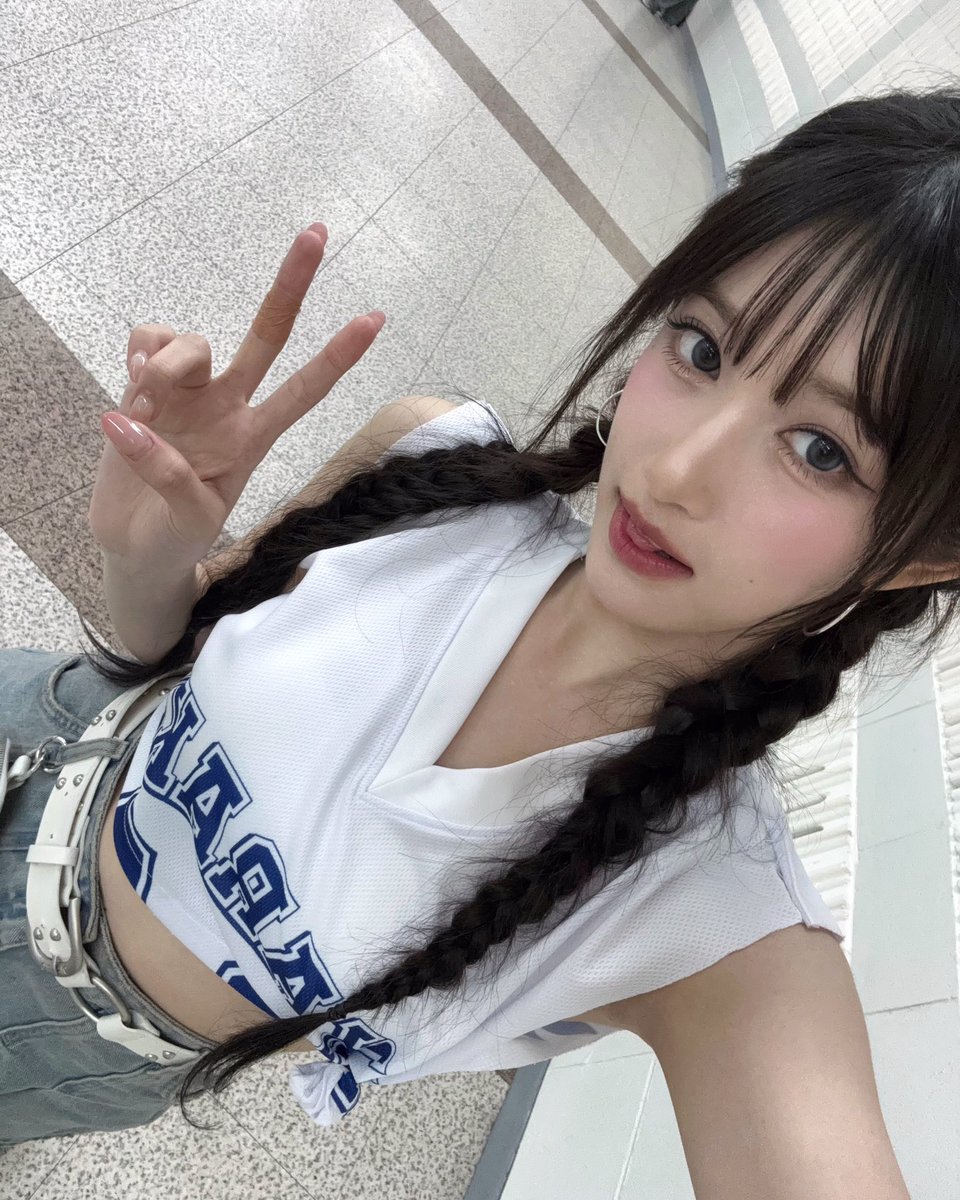 eehseoo's tweet photo. 역시 대학축제는 재있었어요!! 
내년에도 딜려갈테니 초대해주세요!!🙂✌️

As expected from University Festival!!
Please invite us again next year!!🙂✌️ https://t.co/bR2mHUIox0