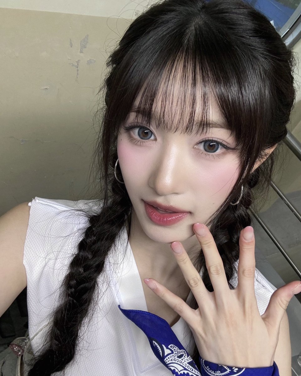 eehseoo's tweet photo. 역시 대학축제는 재있었어요!! 
내년에도 딜려갈테니 초대해주세요!!🙂✌️

As expected from University Festival!!
Please invite us again next year!!🙂✌️ https://t.co/bR2mHUIox0