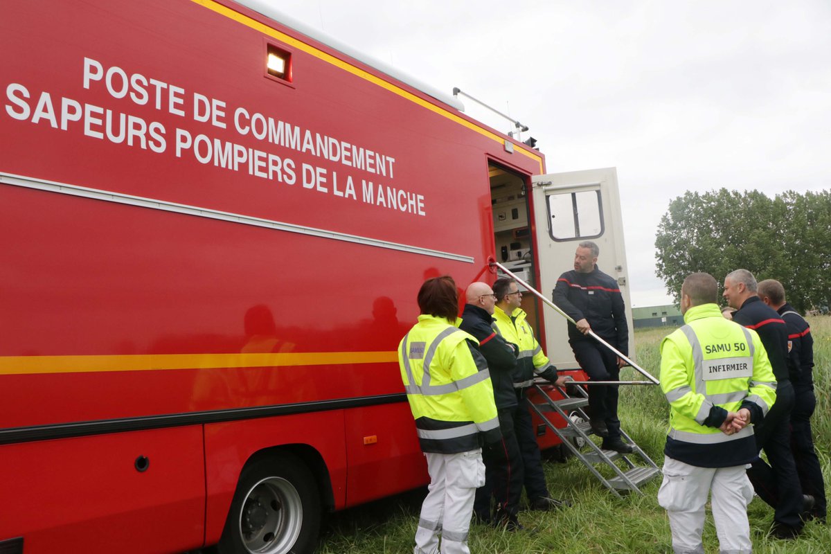 SDIS50's tweet photo. Le 2 juin, à l’occasion des #parachutages et #cérémonies du #DDay80 à #CarentanLesMarais , un poste de commandement a été déployé sur site avec 41 #sapeurspompiers mobilisés, dont 8 #sauveteurs aquatiques, ainsi que le #SAMU50 et la mise en place d’un #DPS @UDSP50 . https://t.co/pNfqCoeBbn