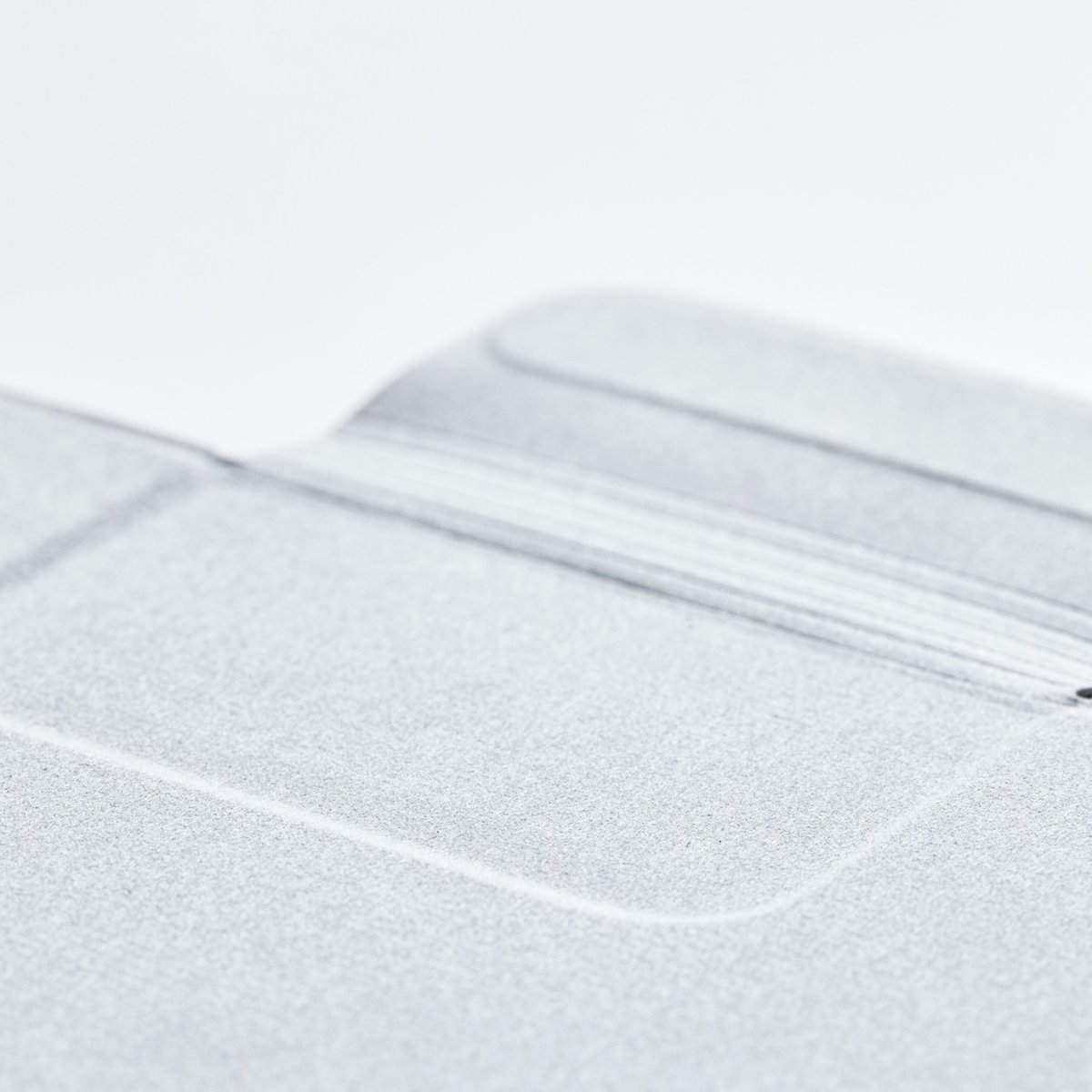 PitakaGallery's tweet photo. No need to worry about losing your “sixth finger” ✏️or scratching your work friend💻, we keep them safe with our delicate design.😎
#pitaka #ipadcase #AppleiPadPRO #ipadpro #magsafecase https://t.co/5Fy3mIif3k
