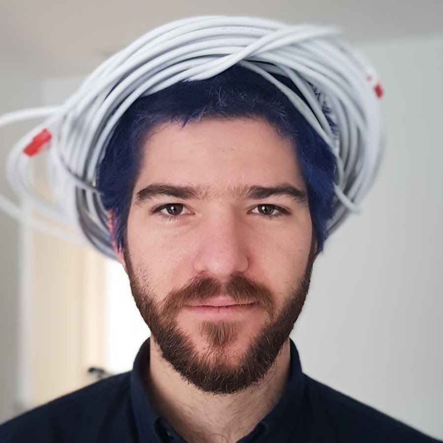 Estem molt orgullosos dels nostres antics alumnes. Ens fa molta il·lusió que l'Edgar Pons (Promoció Gaia, 2009), apassionat de la tecnologia i emprenedor, tornarà aquest divendres 7 de juny a l’escola per a fer la xerrada a l’Acte de Graduació de la promoció Dalma de Badalona.