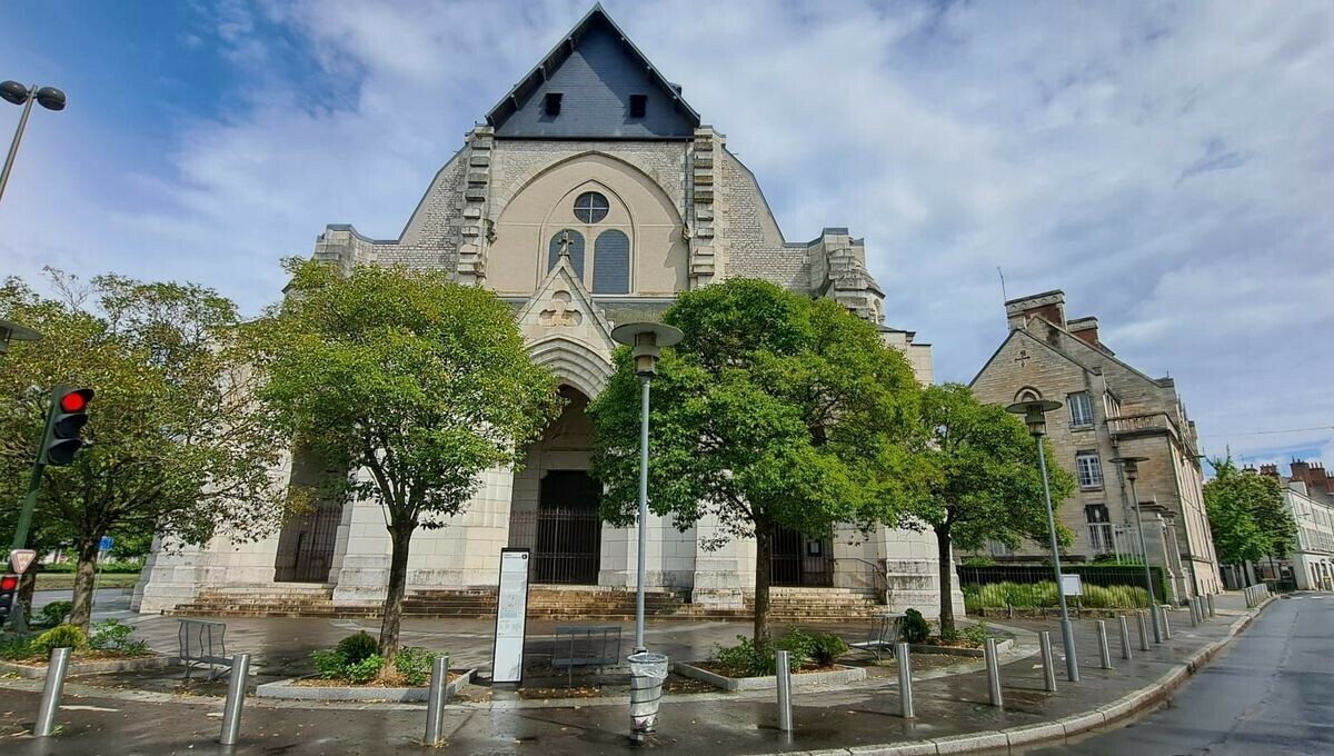 ici_officiel's tweet photo. Affaire De Scitivaux : l'ancien prêtre d'Orléans fait appel, une septième victime présumée sort du silence
➡️ https://t.co/C0Agvq6PQK https://t.co/8HHC58ULgL