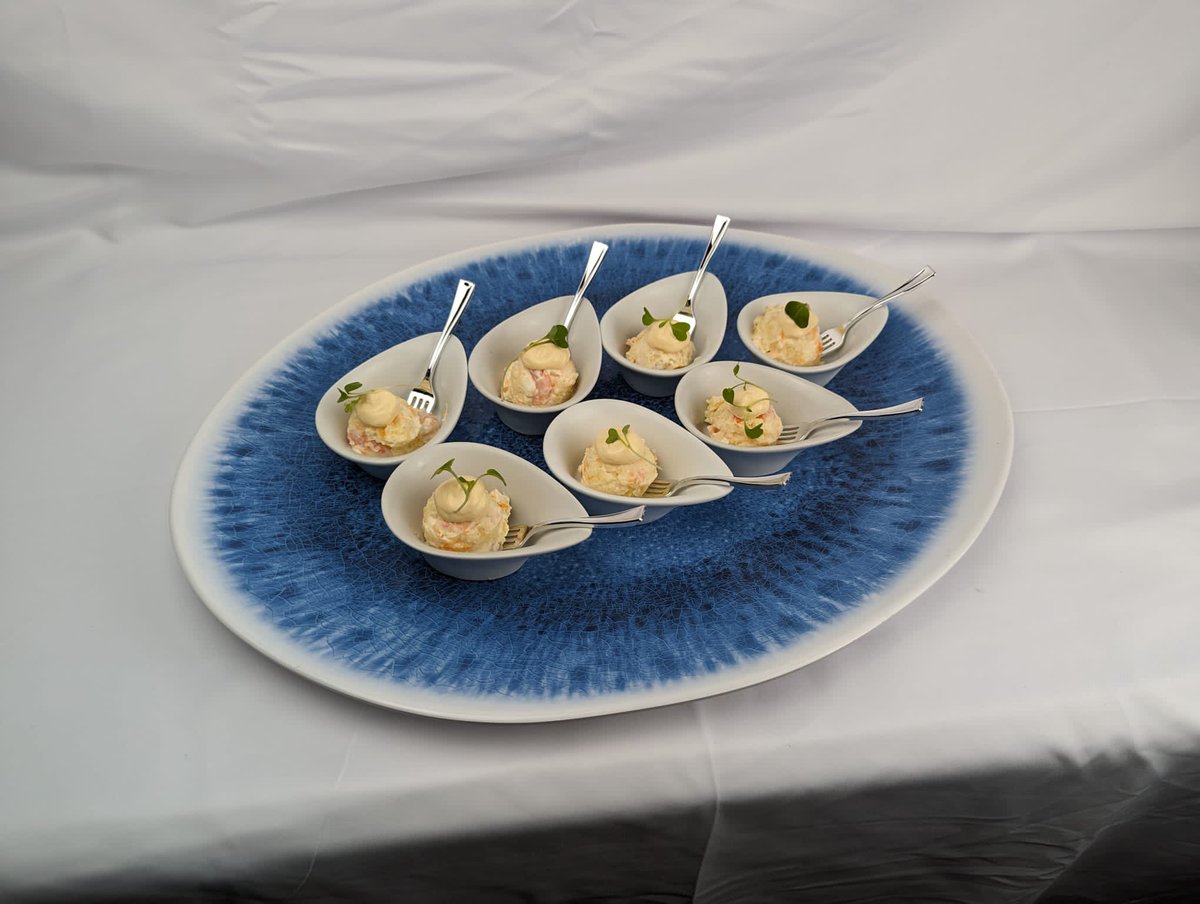 PandoSevilla's tweet photo. ¡Descubre la exquisitez de nuestro catering! 🍽️✨ En Pando, ofrecemos una variedad de platos deliciosos para cualquier evento. Haz de tu evento una experiencia inolvidable con nuestros sabores únicos. #cateringpando #cateringsevilla #haciendassevilla #comersevilla https://t.co/ltYUhkGzJE