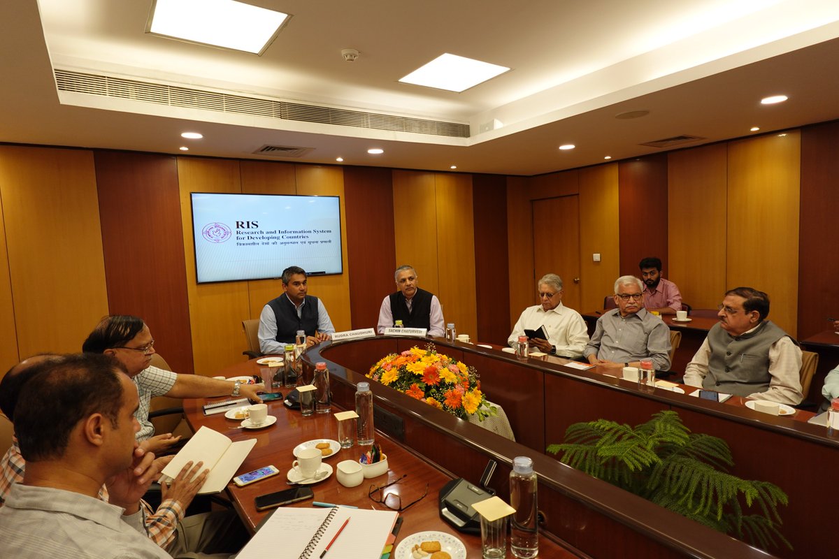 G20UConnect's tweet photo. Extremely enriching interaction today #CEOSpeaks! Elevating various verticals and adding new dimensions to RIS research ethos. Through collaboration and our in-house knowledge-sharing initiative, we're adding significant heft to RIS research. #Collaboration #KnowledgeSharing https://t.co/6DIlgVOe7J