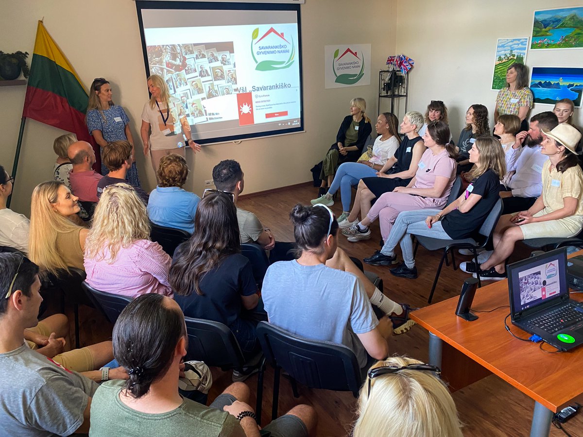 ukinlithuania's tweet image. Annual #TeamDay took place last week! 😎 1️⃣st we did some volunteering - contributed to the wellbeing &amp;amp; beauty of an independent living home for the elderly in #Nemenčinė. 🥰 And then we spent some time getting know each other better &amp;amp; did some learning &amp;amp; development. 🙏 #UKinLT