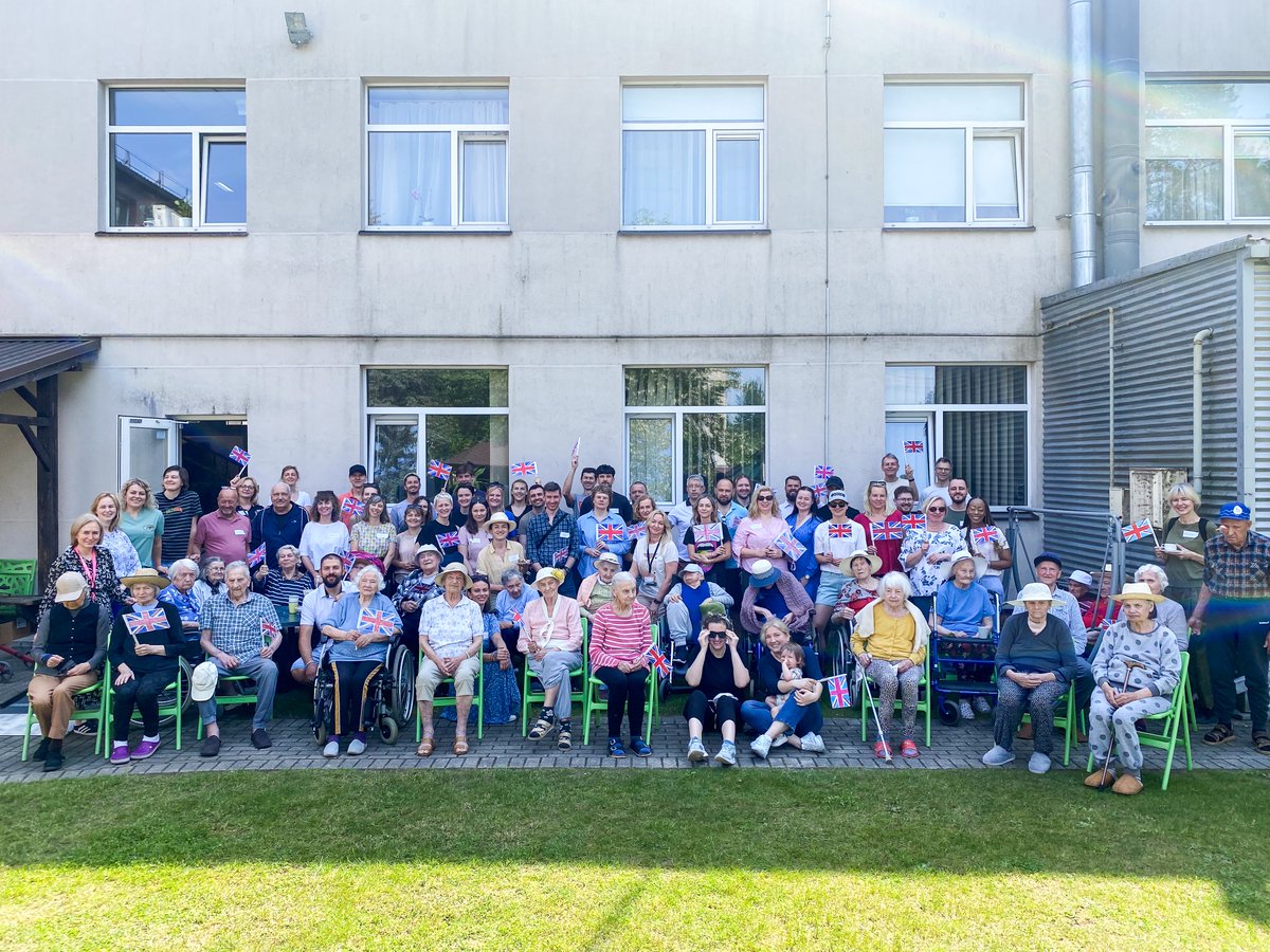 ukinlithuania's tweet image. Annual #TeamDay took place last week! 😎 1️⃣st we did some volunteering - contributed to the wellbeing &amp;amp; beauty of an independent living home for the elderly in #Nemenčinė. 🥰 And then we spent some time getting know each other better &amp;amp; did some learning &amp;amp; development. 🙏 #UKinLT