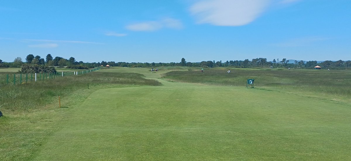 CLG_Scotland's tweet photo. The @Earlham_WGolf &amp; @Earlham_Golf teams have reached Hogan's Alley at challenging @carnoustiegolf https://t.co/mjsmZg0Qyp