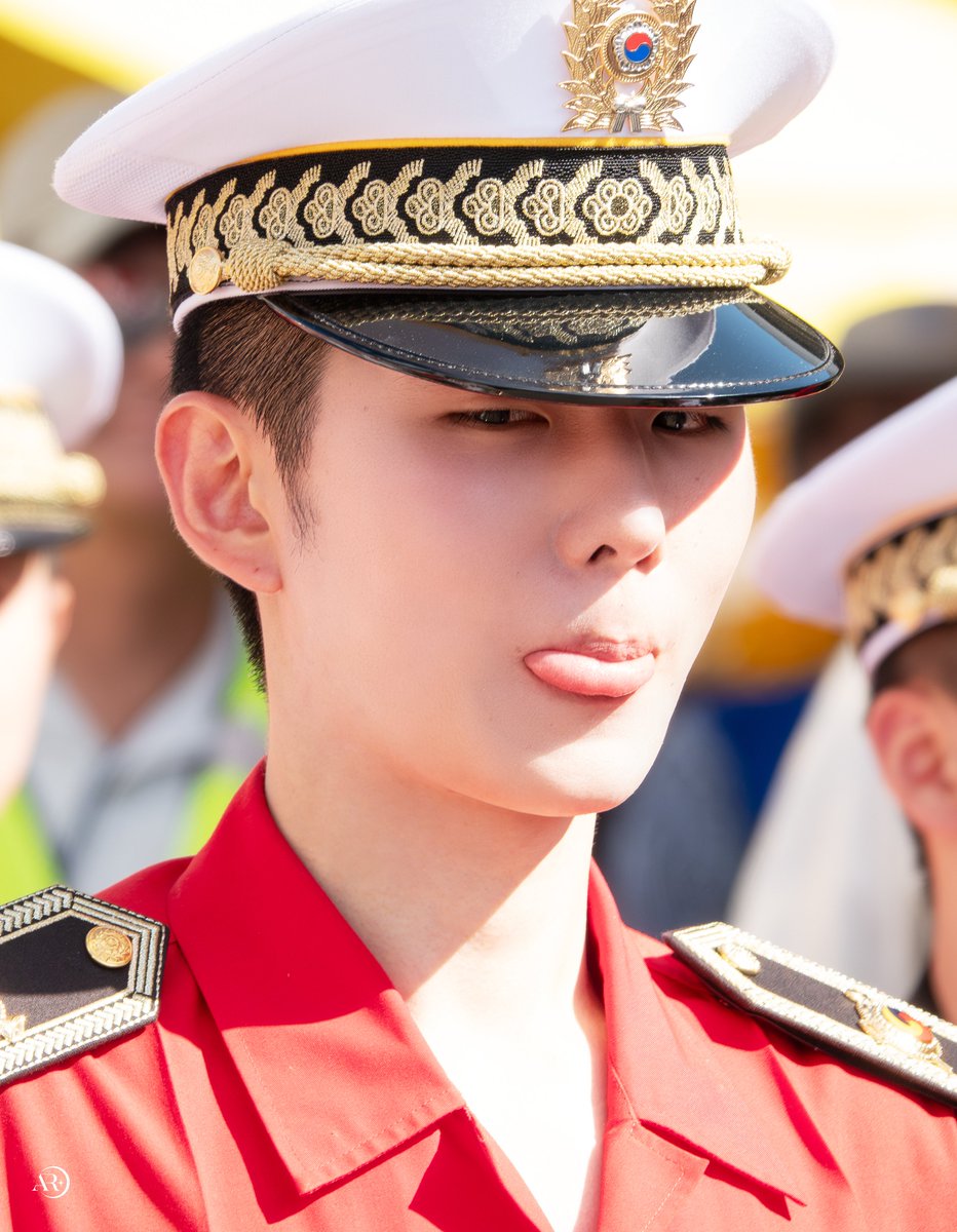 aro_monbebe's tweet image. #기현 너랑나랑노랑
너무 얼빡인가.......... 싶지만