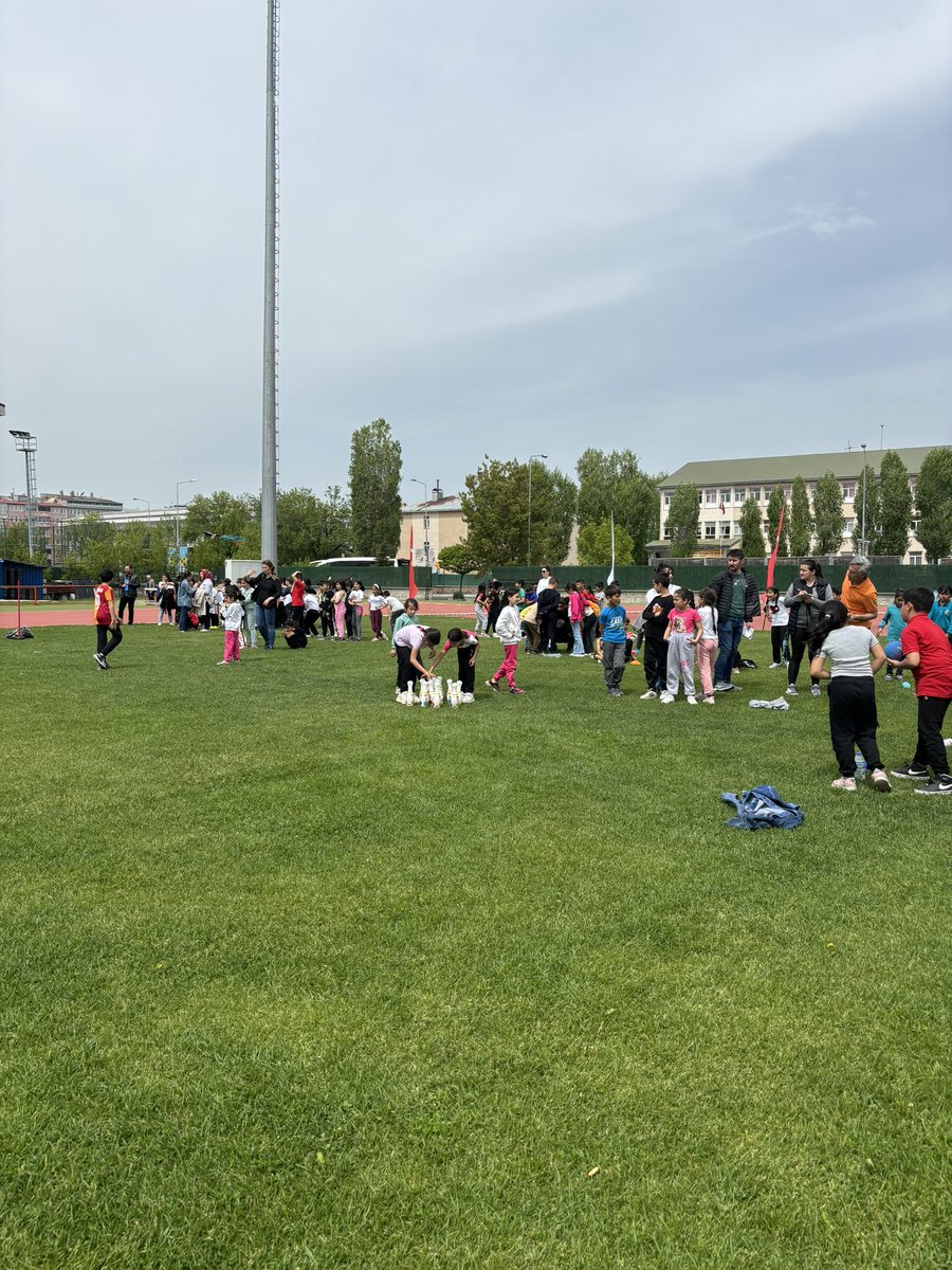 Hareketli yaşam ve sportif faaliyetler olarak ‘Çocuk Şenliği’ kapsamında etkinlikler yapılmıştır. 

<a href="/tcmeb/">Millî Eğitim Bakanlığı</a> <a href="/Yusuf__Tekin/">Yusuf Tekin</a> <a href="/meb_dhgm/">Destek Hizmetleri Genel Müdürlüğü</a> <a href="/omurfatih/">Ömür Fatih Karakullukçu</a> <a href="/mebisgb/">İşyeri Sağlık ve Güvenlik Birimi Daire Başkanlığı</a> <a href="/ozkan_meb/">Özkan AVCI</a>