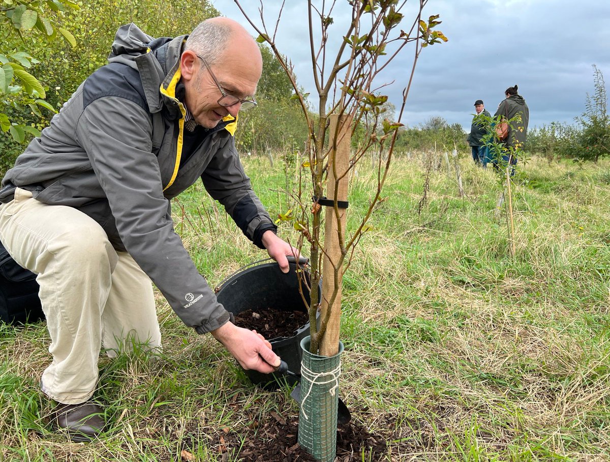 It's #VolunteersWeek2024 and we wanted to give a big shoutout to our wonderful Tree Wardens! Our Tree Wardens are local tree champions who plant, look after and stand up for the trees in their patch. Thank you for all of your hard work! 🌳 💚 

buff.ly/49U94yc