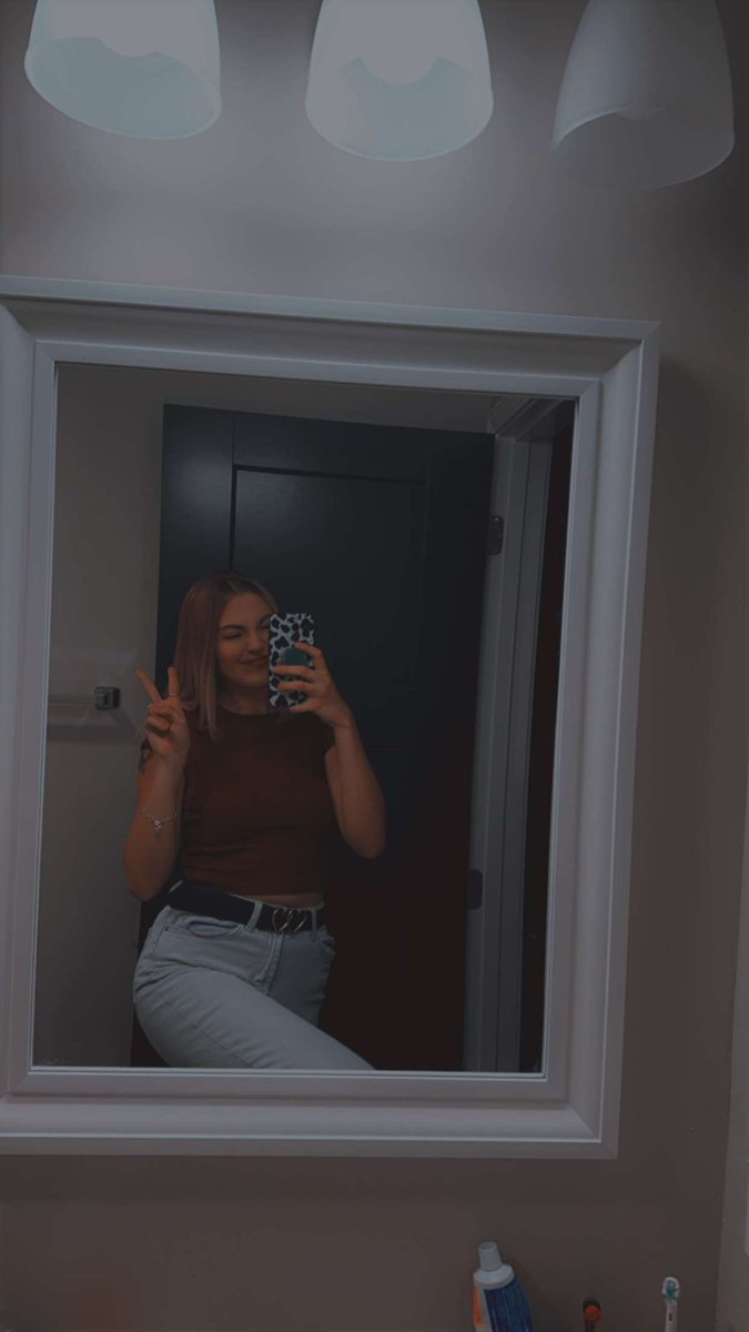 AlyssaBailz's tweet photo. Mwah 💋 https://t.co/iXmWjyXgh5