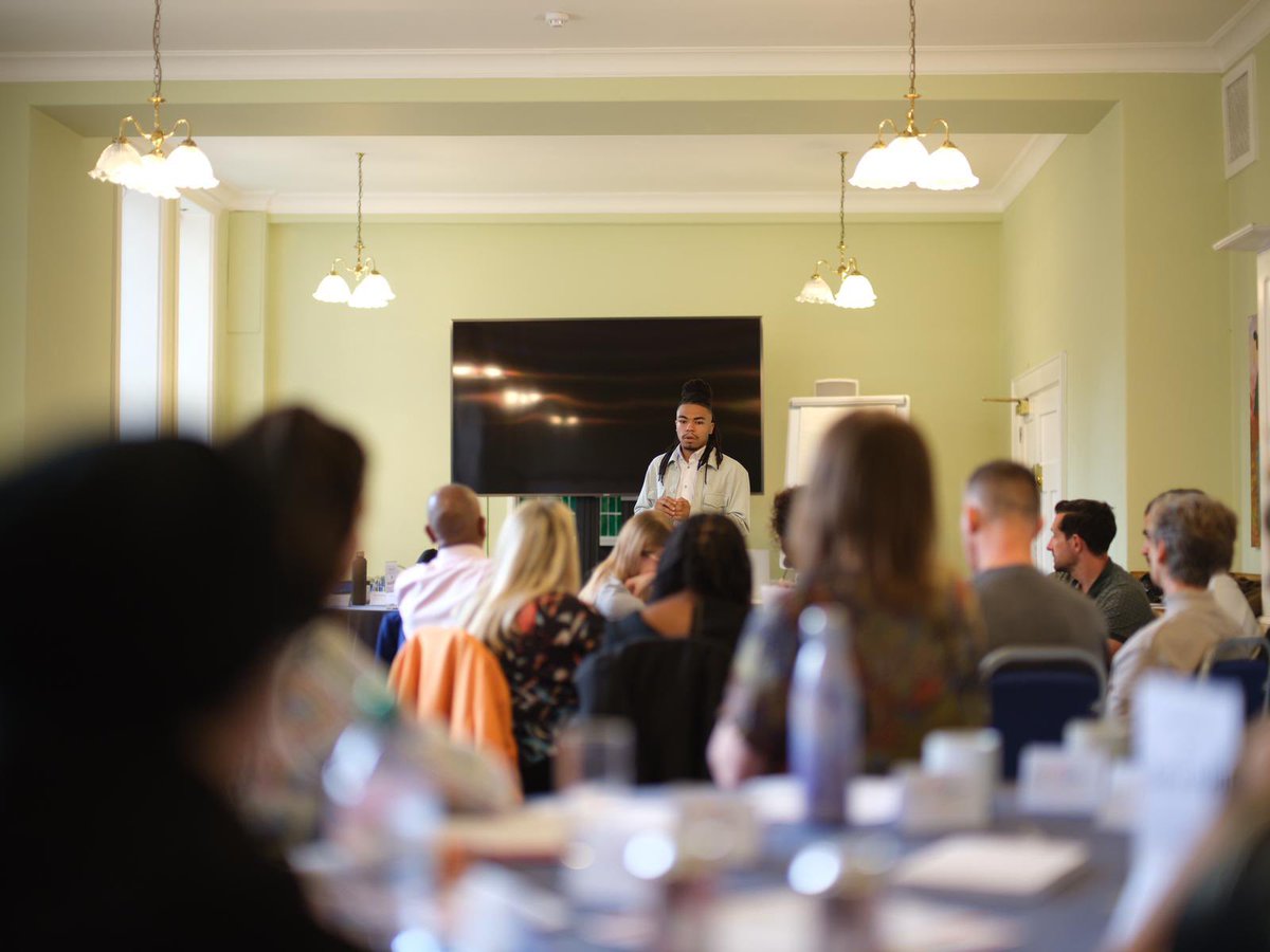 YouthEndowFund's tweet photo. Today our Youth Advisory Board are hosting their second annual roundtable to discuss the role of youth leadership in reducing youth violence. Great to have many people across the policing, youth justice, healthcare, youth and community sectors here with us. https://t.co/WfCH2y26Cw
