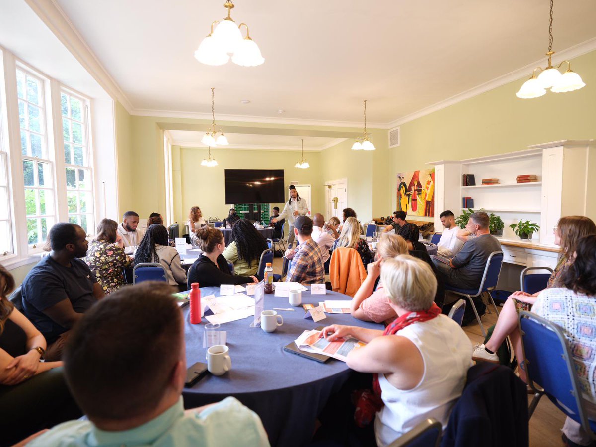 YouthEndowFund's tweet photo. Today our Youth Advisory Board are hosting their second annual roundtable to discuss the role of youth leadership in reducing youth violence. Great to have many people across the policing, youth justice, healthcare, youth and community sectors here with us. https://t.co/WfCH2y26Cw
