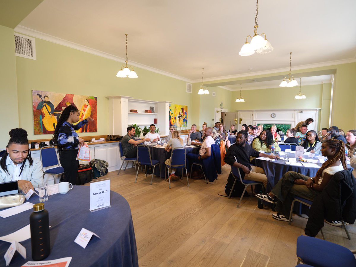 YouthEndowFund's tweet photo. Today our Youth Advisory Board are hosting their second annual roundtable to discuss the role of youth leadership in reducing youth violence. Great to have many people across the policing, youth justice, healthcare, youth and community sectors here with us. https://t.co/WfCH2y26Cw