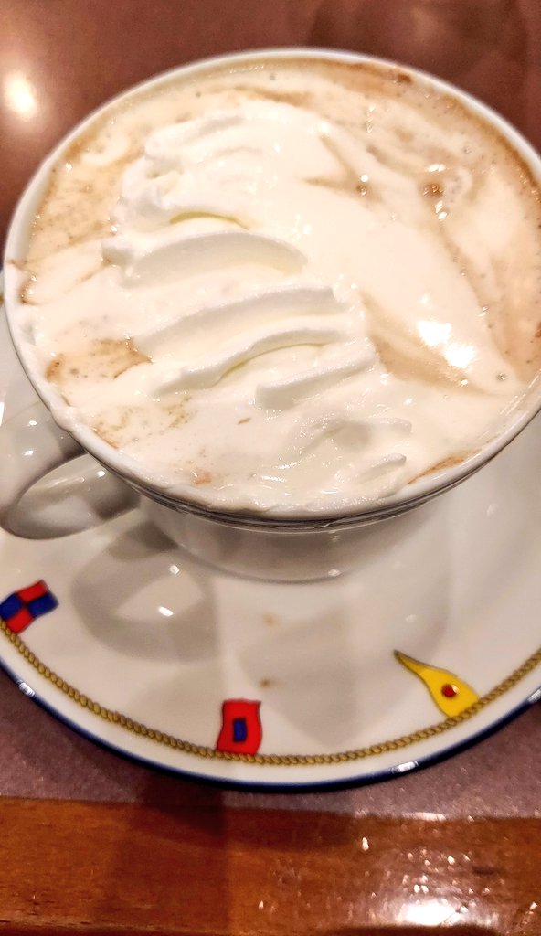 「ジムで下半身を粉々にされてきた。これで、雨宿りで入った喫茶店で飲んだクリームたっ」|黒丸【ｸﾛｻｷﾞ再起動】発売中‼ 【東ｻﾗ】準備中🥗のイラスト