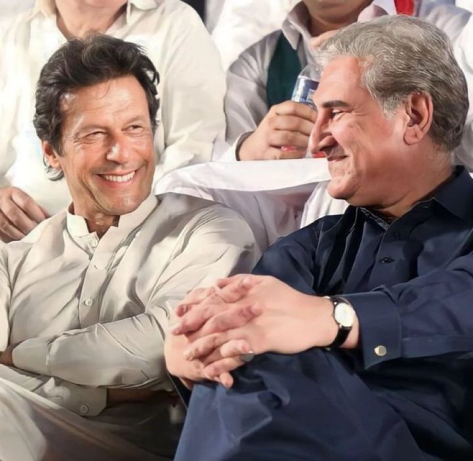The good guys. Both acquitted today in the cipher case. 
-----
#Pakistan #ImranKhan #pakistannews