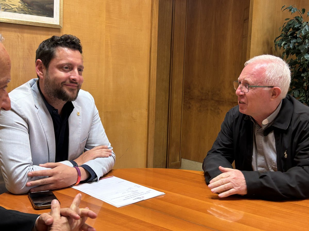 El pare Mario del Santuari del Loreto és una persona molt especial.

Avui, ens ha visitat amb el Jaime Vilanova, director de l'Associació Egueiro, que es dedica a la desintoxicació i reinserció dels malalts per drogodependència 🫱🏻‍🫲🏼