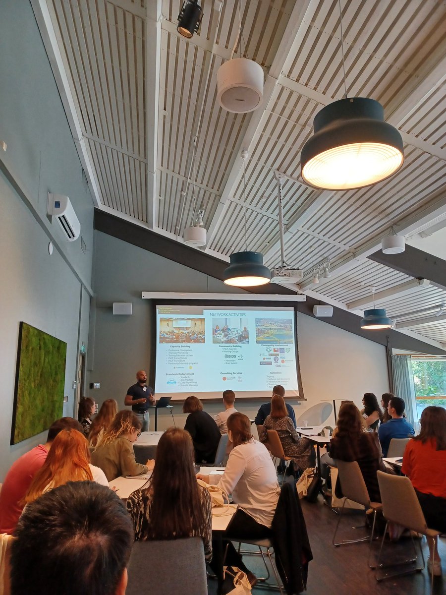 Maja Puchades tweet media