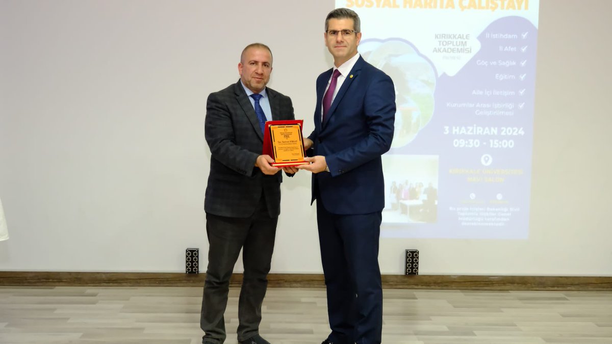 Proje İnovasyon Eğitim Derneğinin Bakanlığımızca desteklenen “Kırıkkale Toplum Akademisi Projesi” kapsamında, Kırıkkale Üniversitesinde “Kırıkkale Sosyal Harita Çalıştayı” İl Müdürümüz Servet FIRAT’ın konuşmaları ve üniversite öğrencilerinin katılımı ile gerçekleşti.#siviltoplum