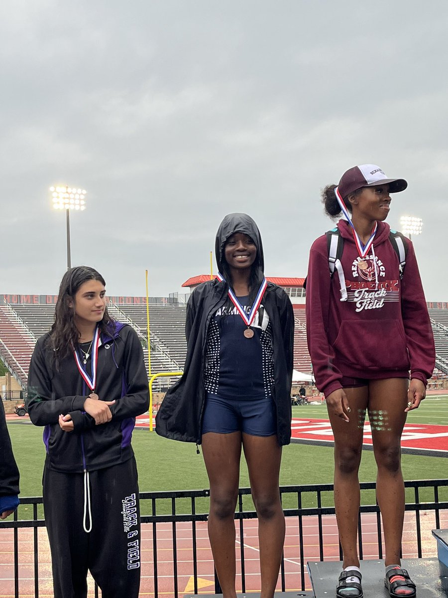 FHS_TF_XC's tweet photo. We had a record day in East Kentwood on Saturday highlighted by two all-state performances!

- G 4x800: 9:27.30 10th place, SCHOOL RECORD
- 400m: Bianca Evuleocha- 56.6 4th Place ALL STATE and lowers her own SCHOOL RECORD
- Shot Put: Faith Moore 39’2.25” 8th place ALL STATE https://t.co/8sch2YnlUX