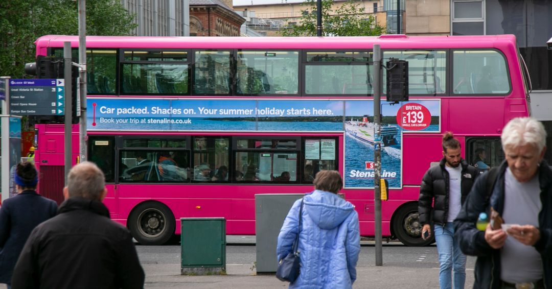 🚘Car packed
🕶️Shades on 

@StenaLineUKIE inspires holiday-seeking audiences with the sounds and signs of summer with their latest #busadvertising campaign 🛳️☀️

🏷️ @PHD_Ireland @TalonOOH_Ire

#ferry #stenaline #outdooradvertising #northernireland